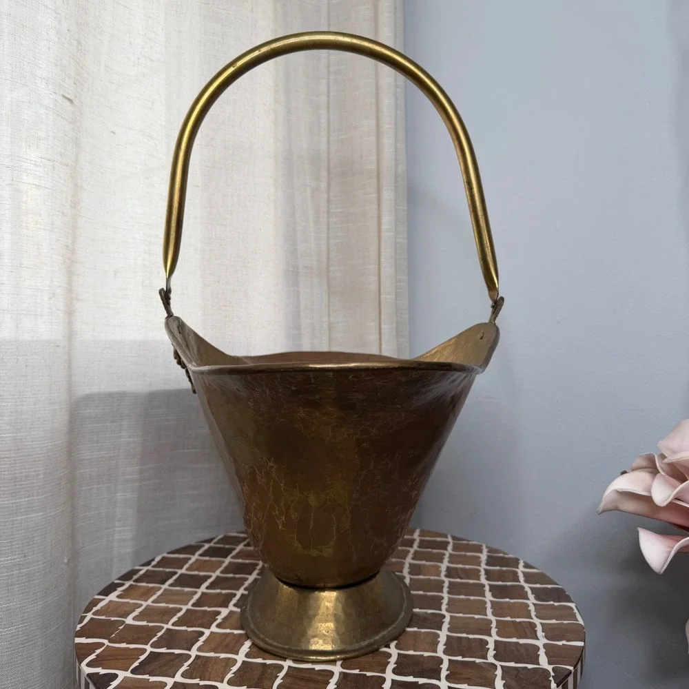 Vintage Hammered Brass Lion Head Coal Scuttle Bucket‎ Basket 19